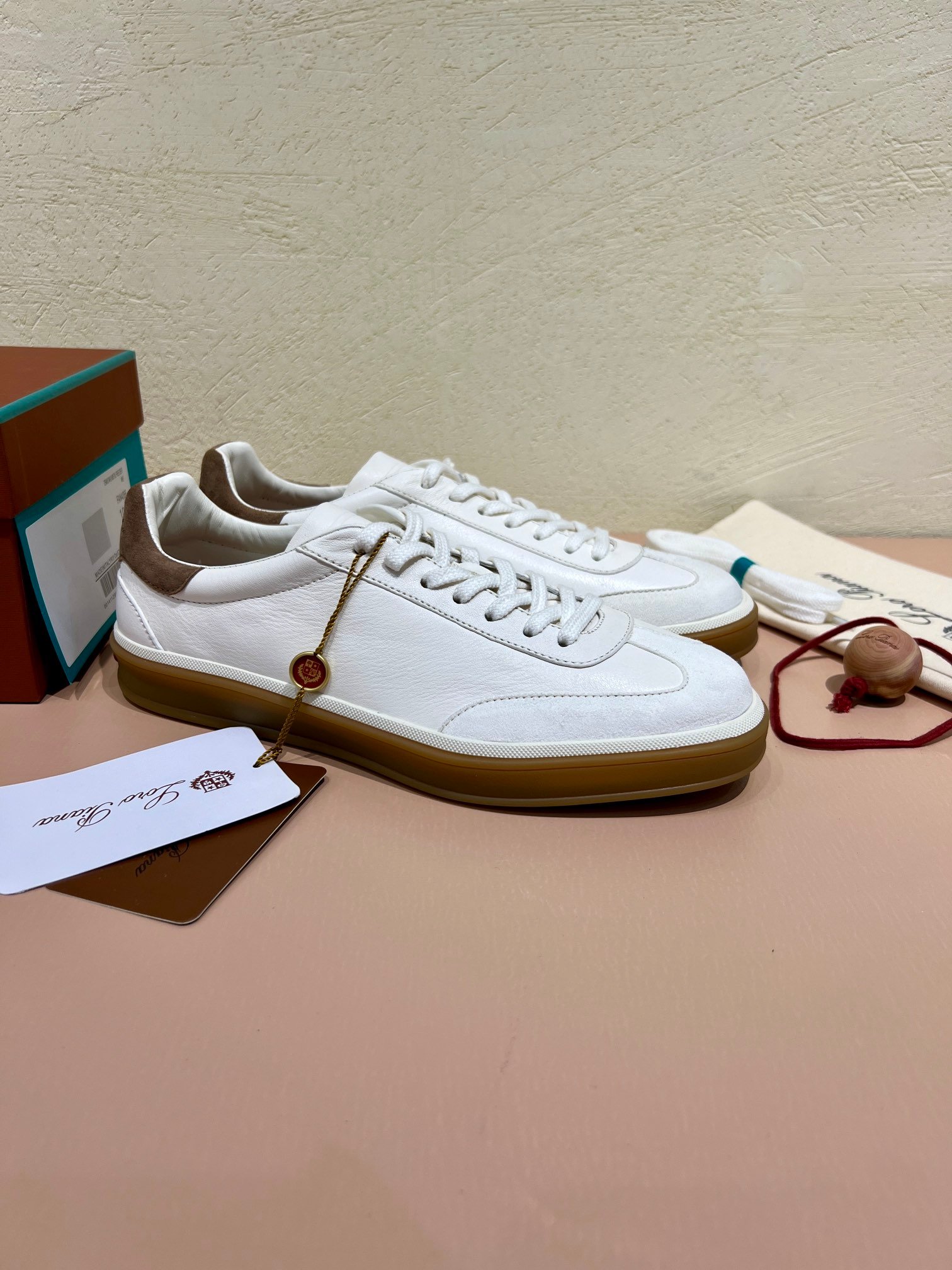 Loro Piana woman - Image 5