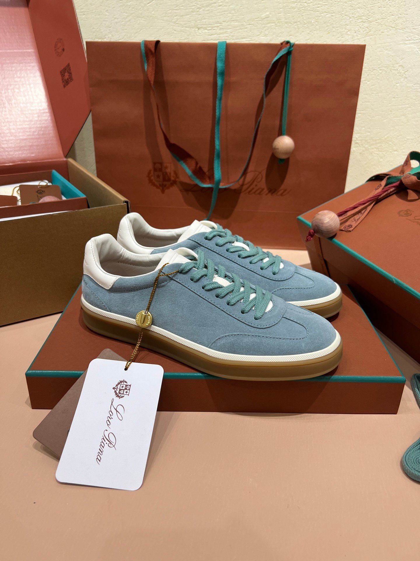 Loro Piana woman - Image 5