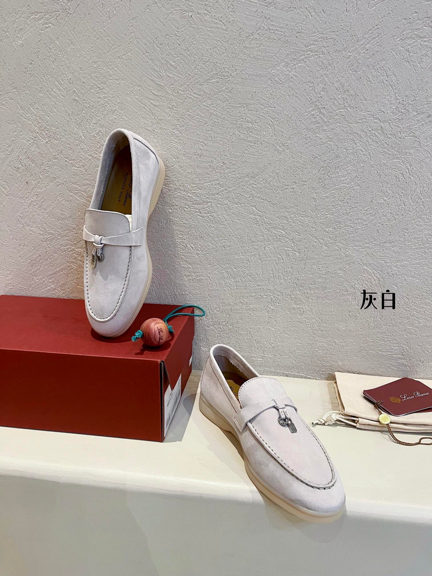 Loro Piana woman - Image 5