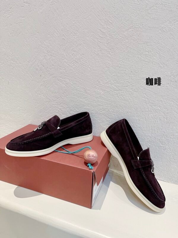 Loro Piana woman - Image 5