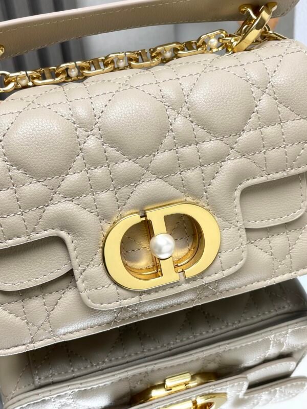 DIOR - Image 5