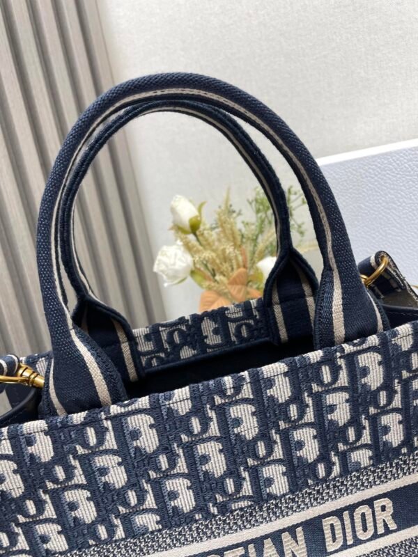 DIOR - Image 5