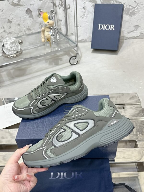 Dior women - Image 5