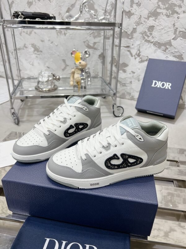 Dior women - Image 5