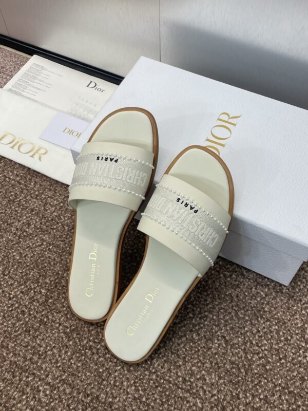 Dior women - Image 5