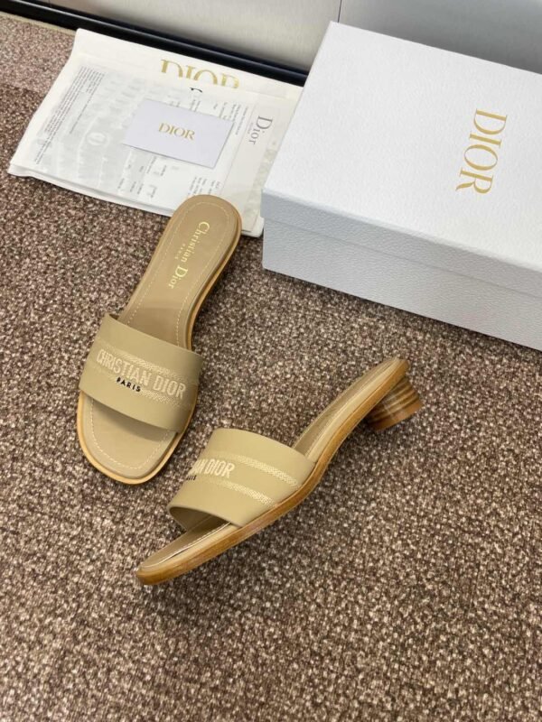 Dior women - Image 5