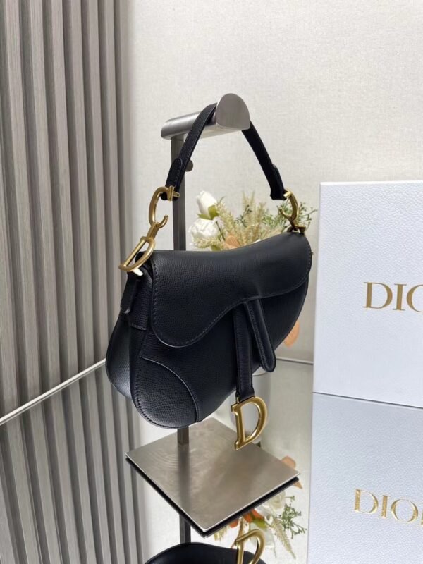 DIOR - Image 5