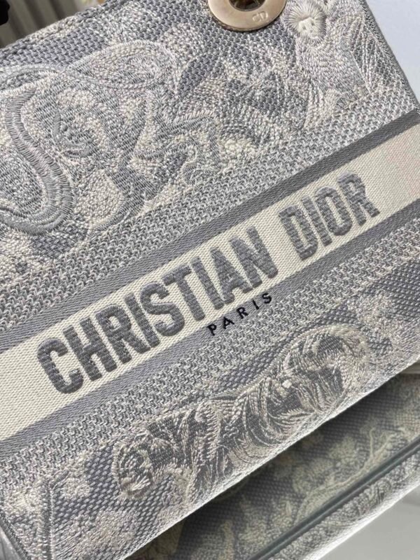 DIOR - Image 5