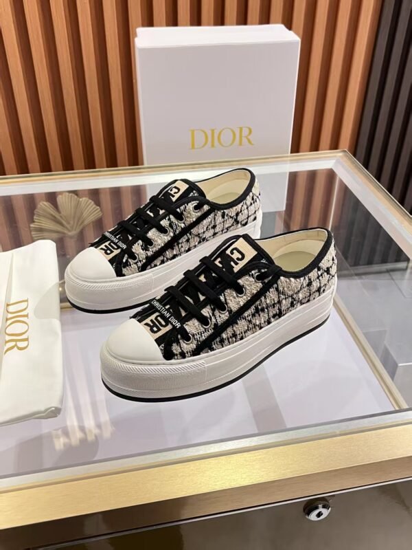 Dior women - Image 5