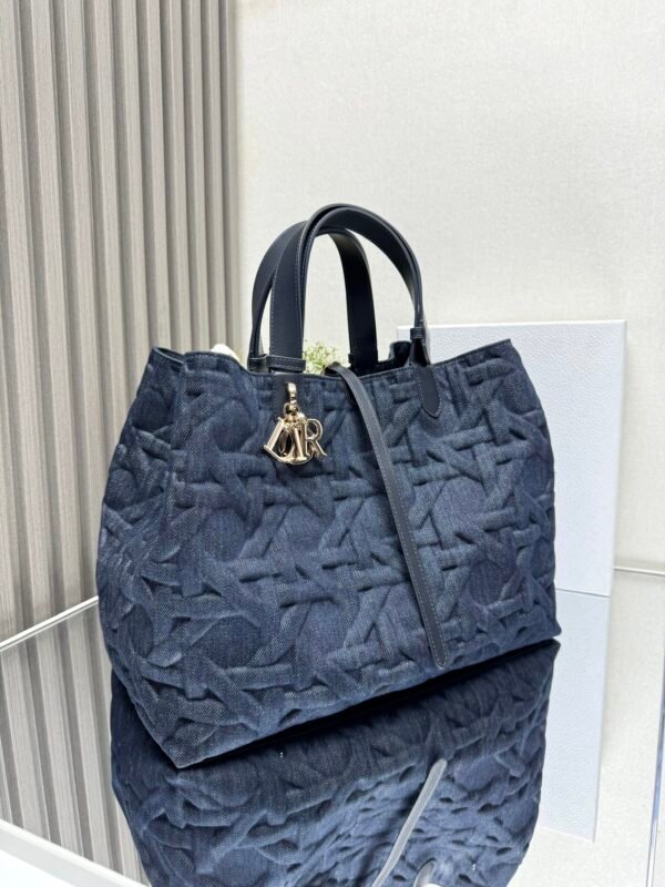 DIOR - Image 5