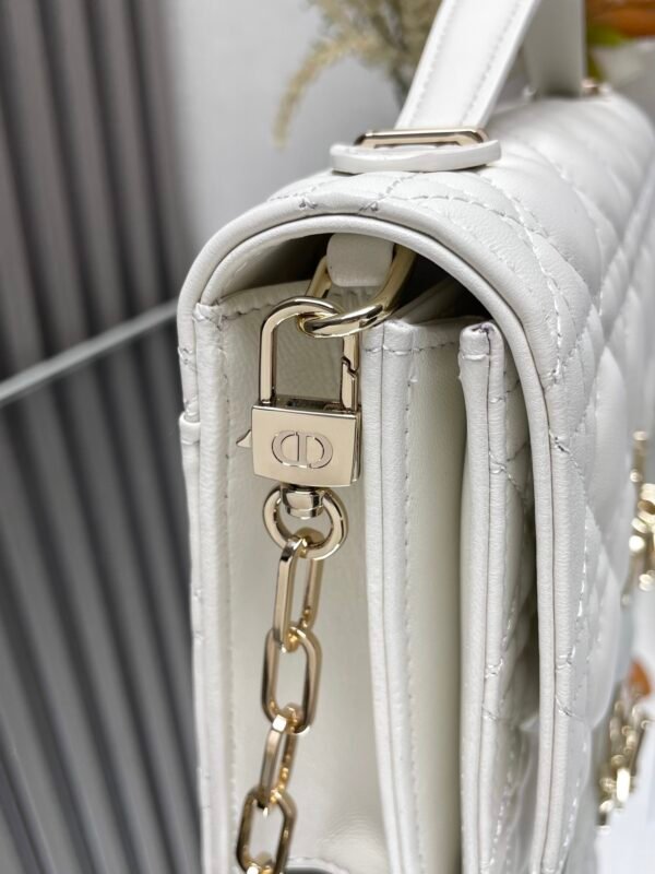 DIOR - Image 5