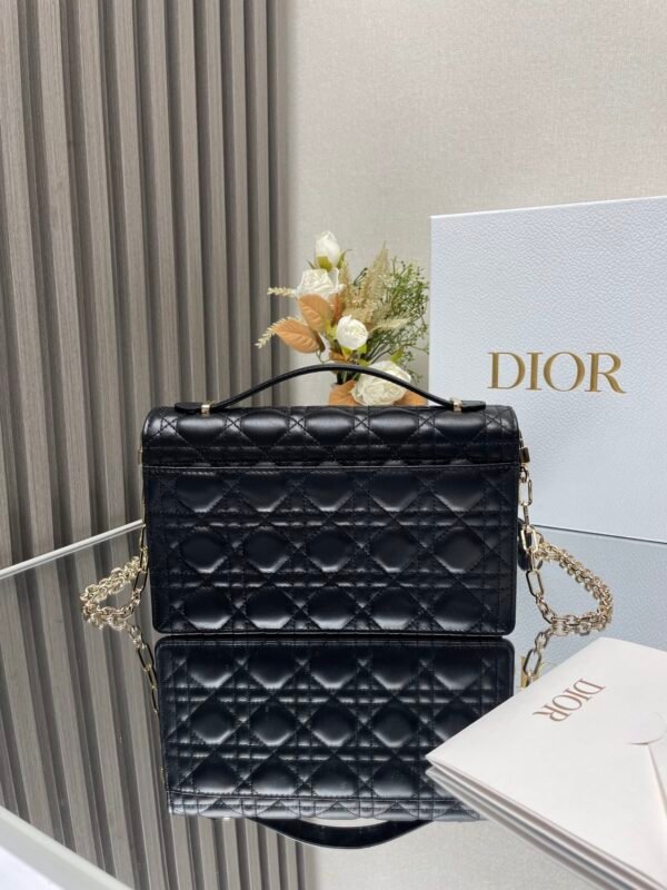 DIOR - Image 5