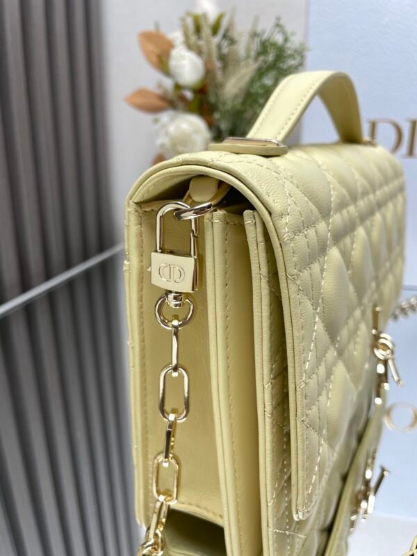 DIOR - Image 4