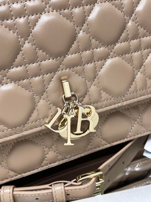 DIOR - Image 5