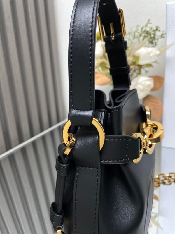 DIOR - Image 5