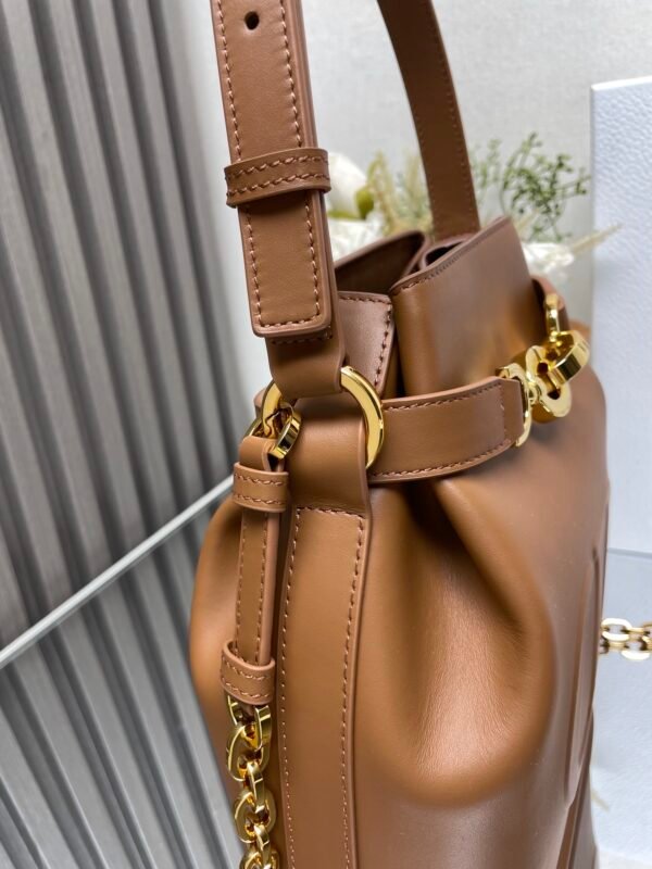 DIOR - Image 5