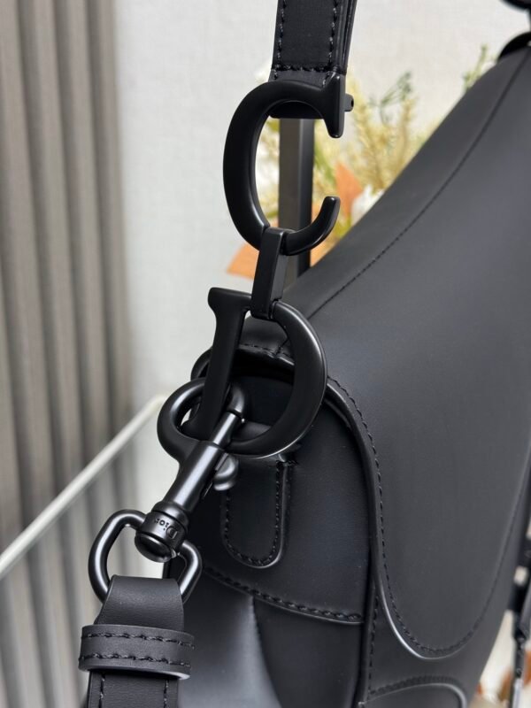 DIOR - Image 5