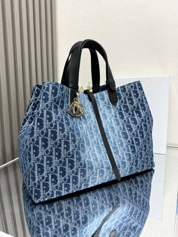 DIOR - Image 5