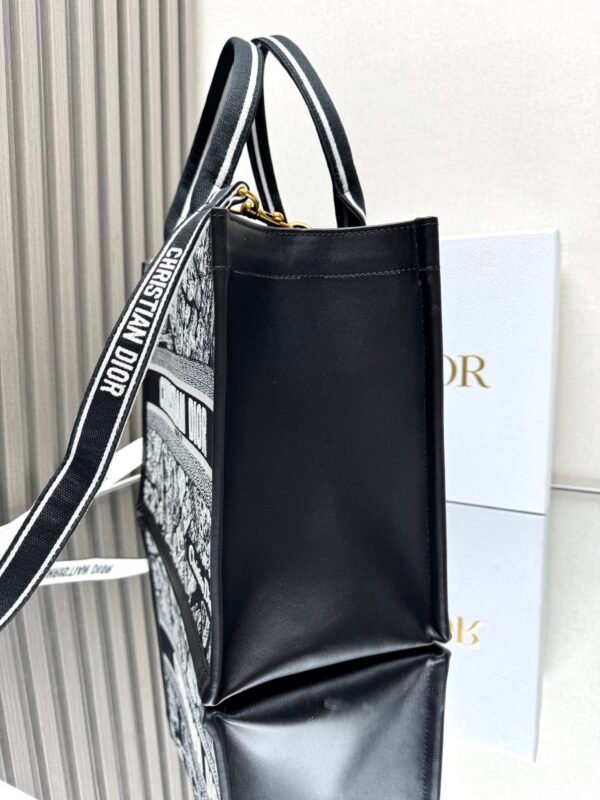 DIOR - Image 5