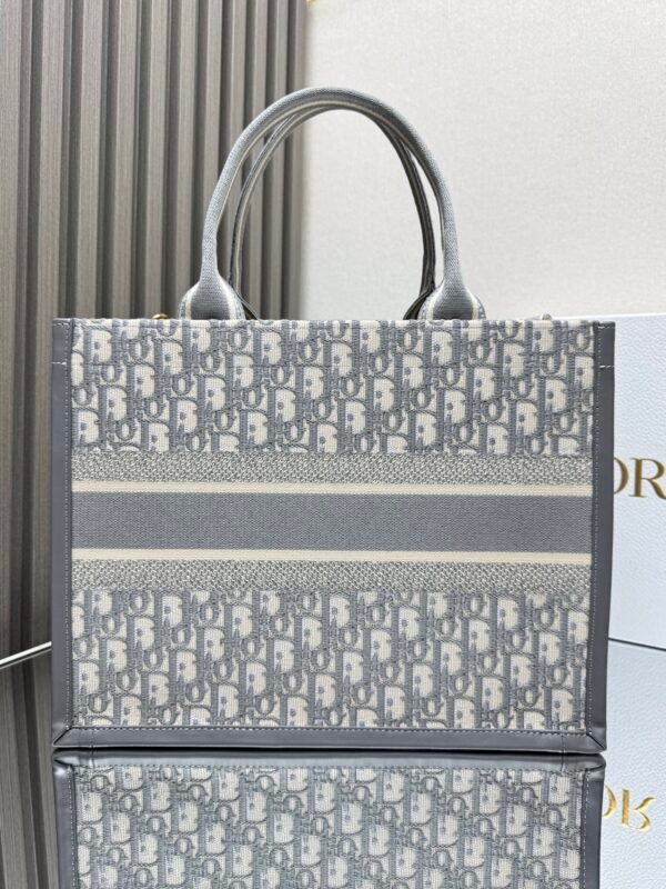DIOR - Image 5