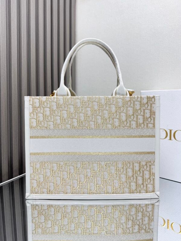 DIOR - Image 5