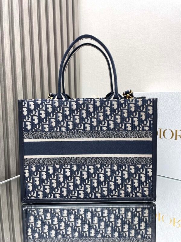DIOR - Image 5