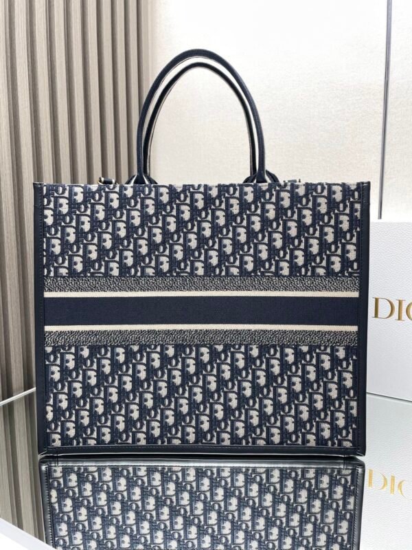 DIOR - Image 5