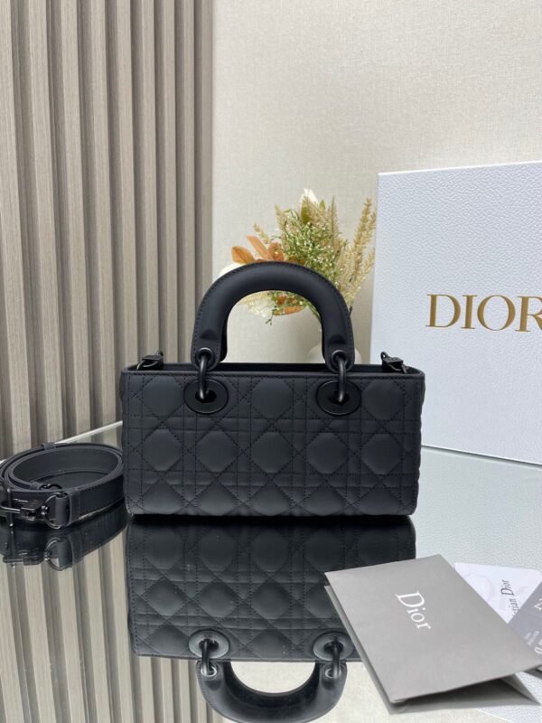 DIOR - Image 5