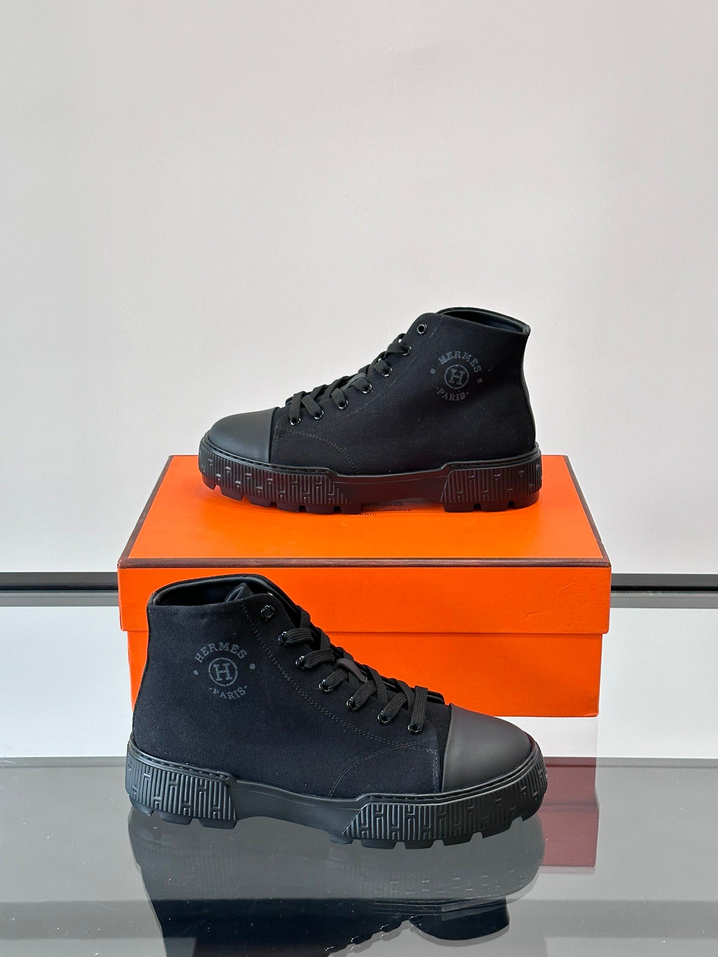 HERMES Man - Image 5