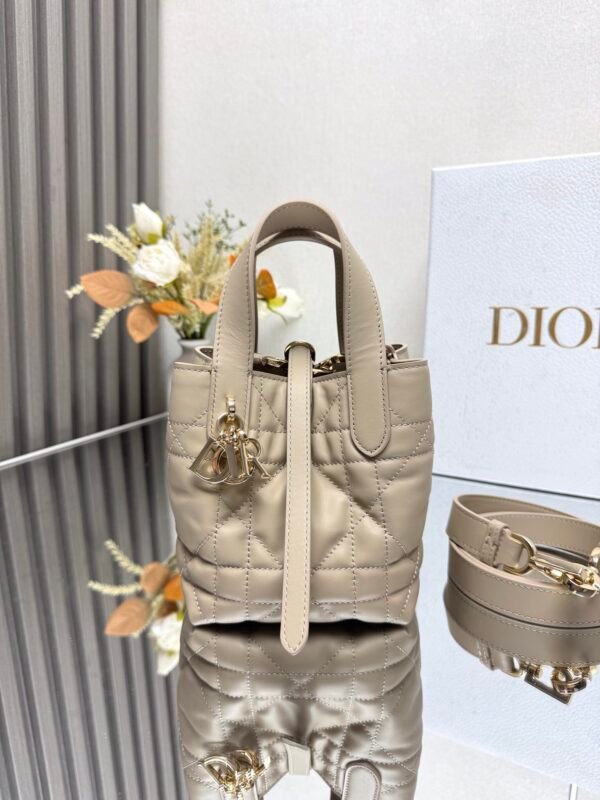 DIOR - Image 5