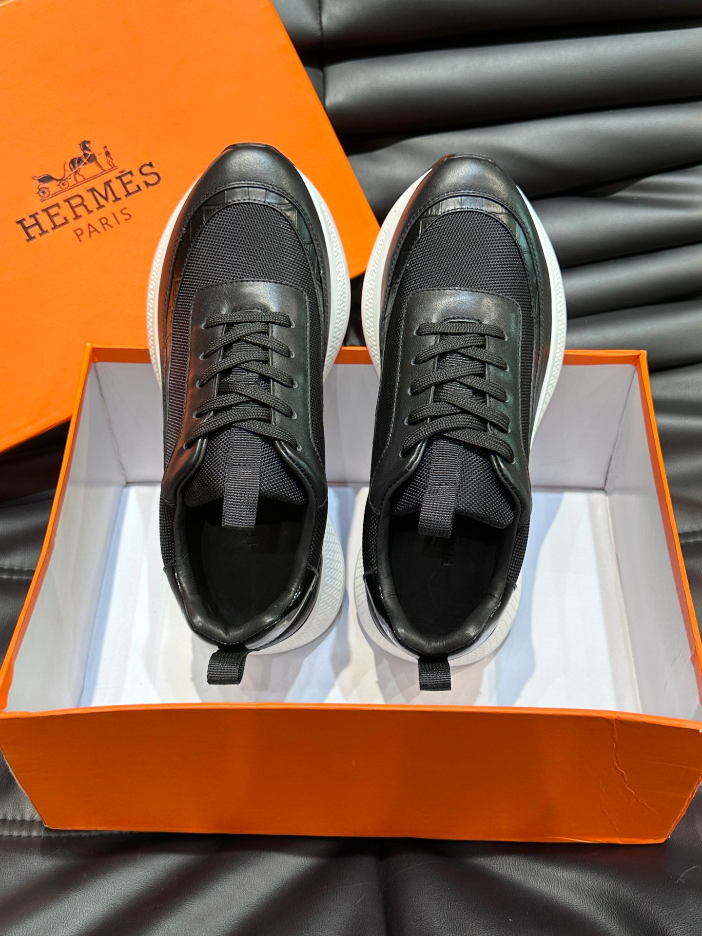 HERMES Man - Image 5