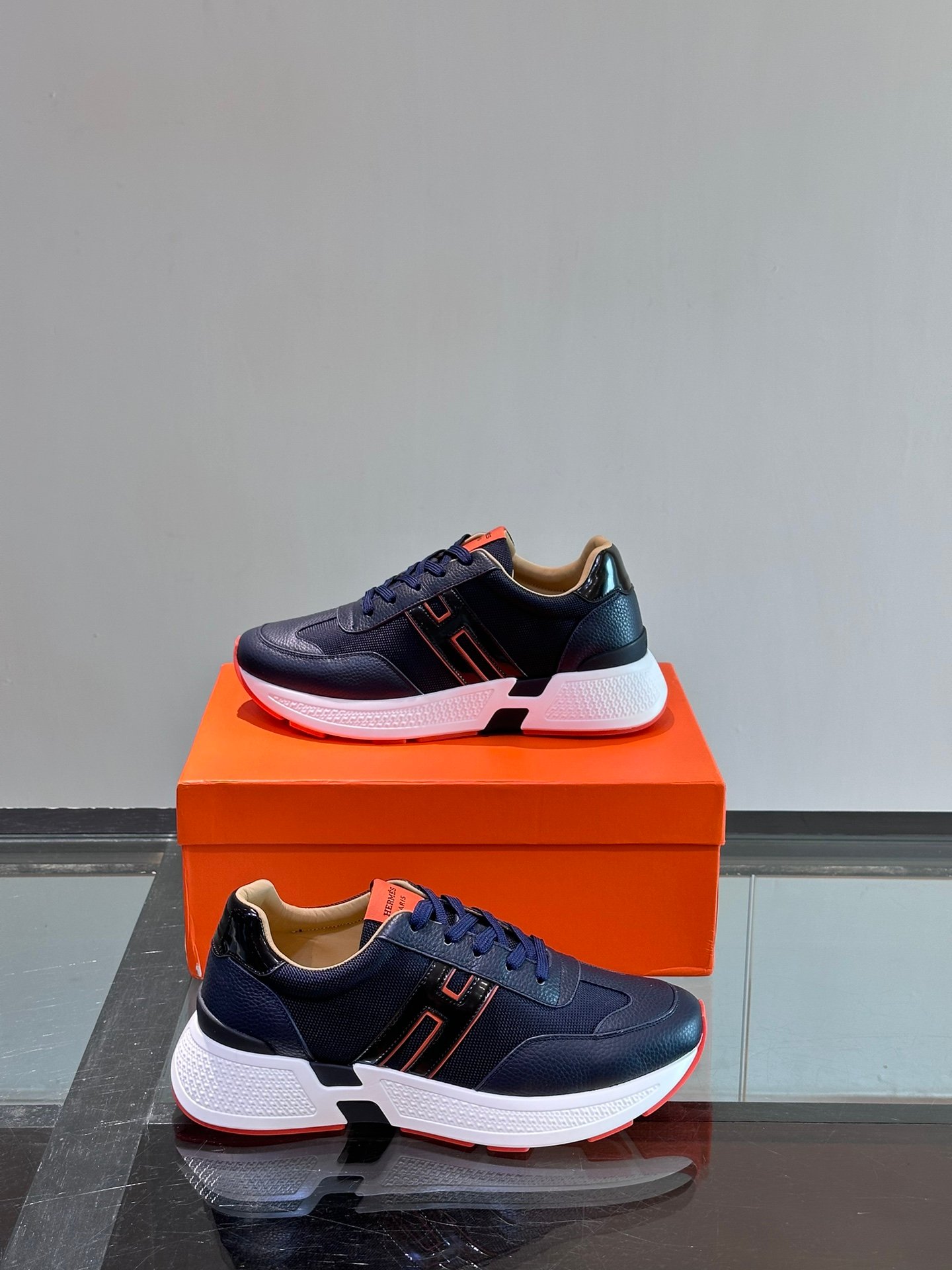 HERMES Man - Image 5