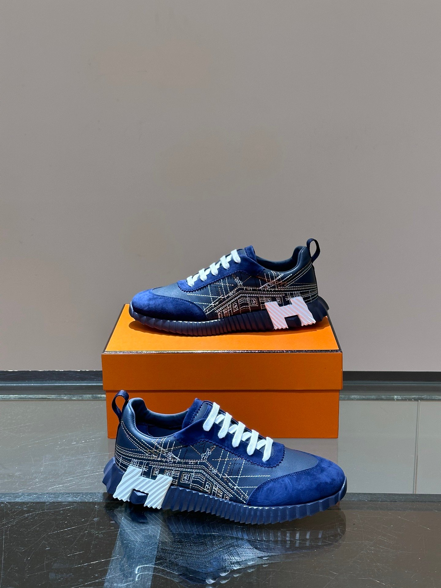 HERMES Man - Image 5