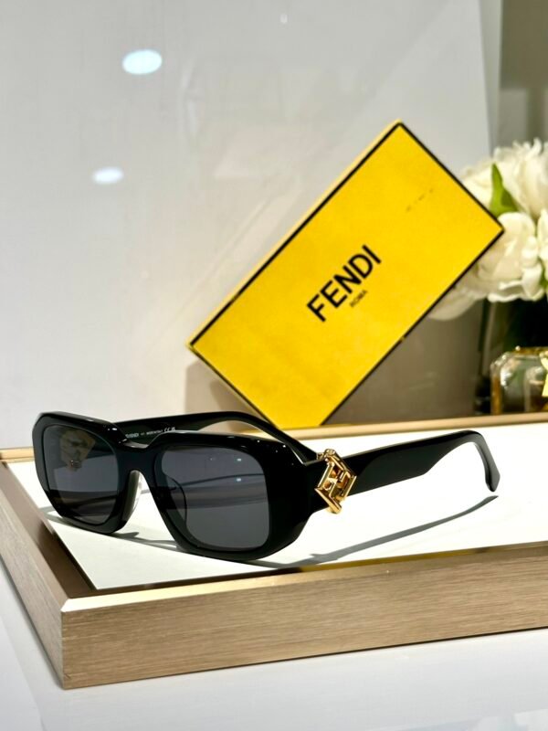 FENDI - Image 6