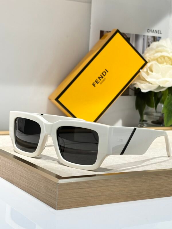 FENDI - Image 6