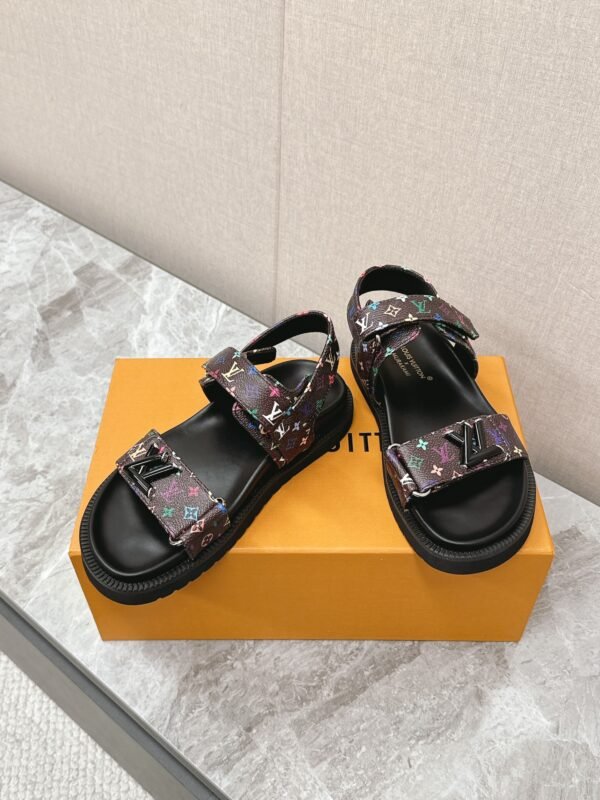 LV women - Image 7