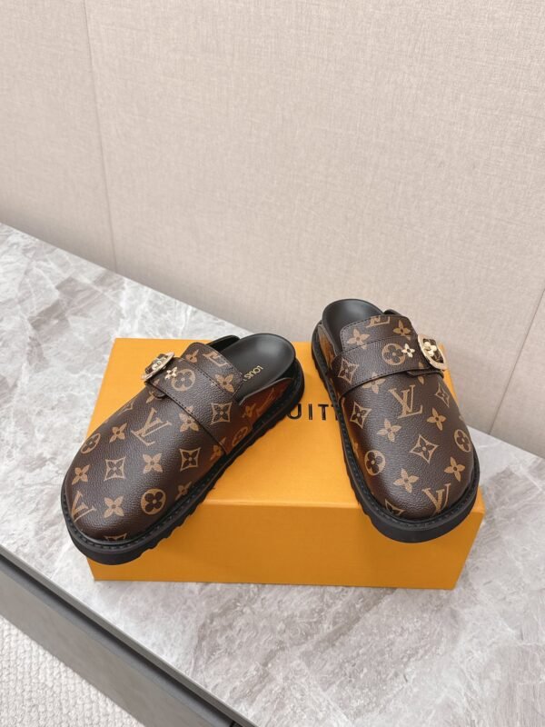 LV women - Image 7