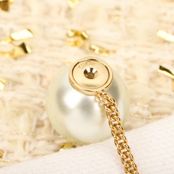 Dior - Image 6