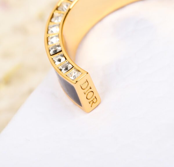 Dior - Image 6