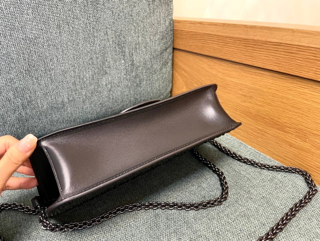 Valentino Bag - Image 6