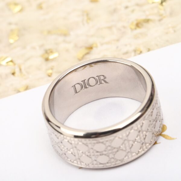 Dior - Image 6
