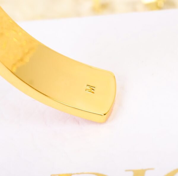 Dior - Image 6