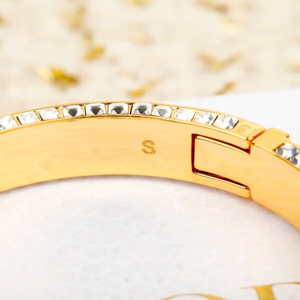 Dior - Image 6