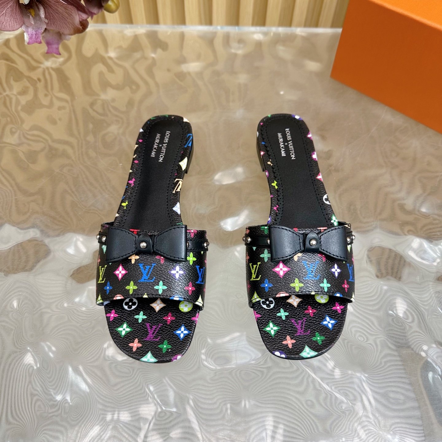 LV women - Image 7