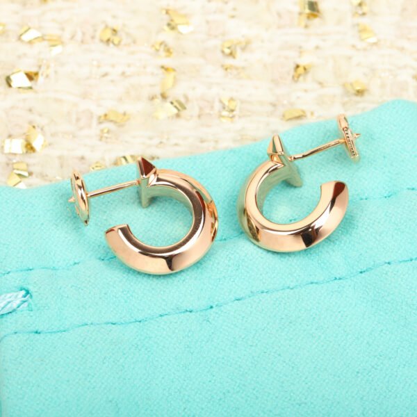 TIFFANY - Image 6