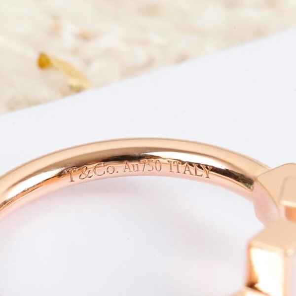 TIFFANY - Image 6