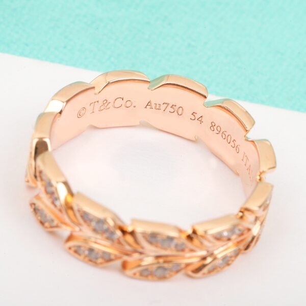TIFFANY - Image 6