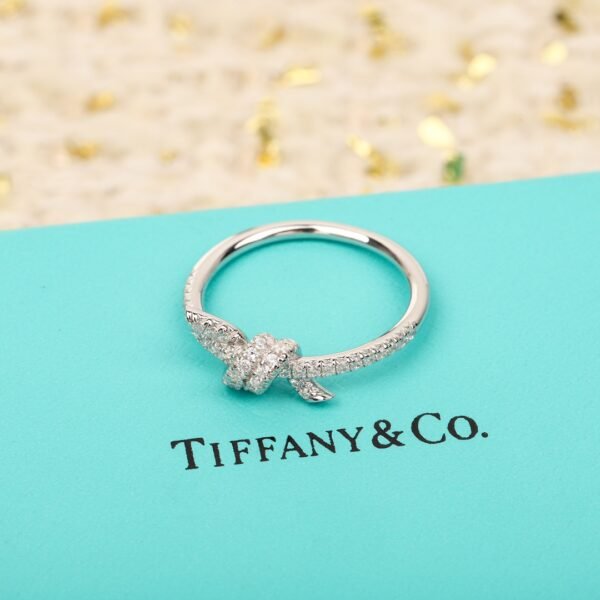 TIFFANY - Image 6