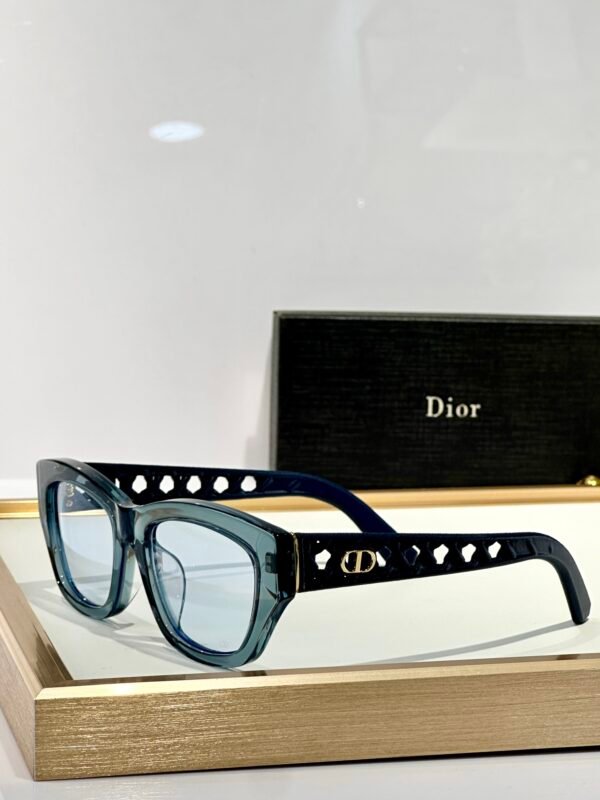 Dior - Image 6