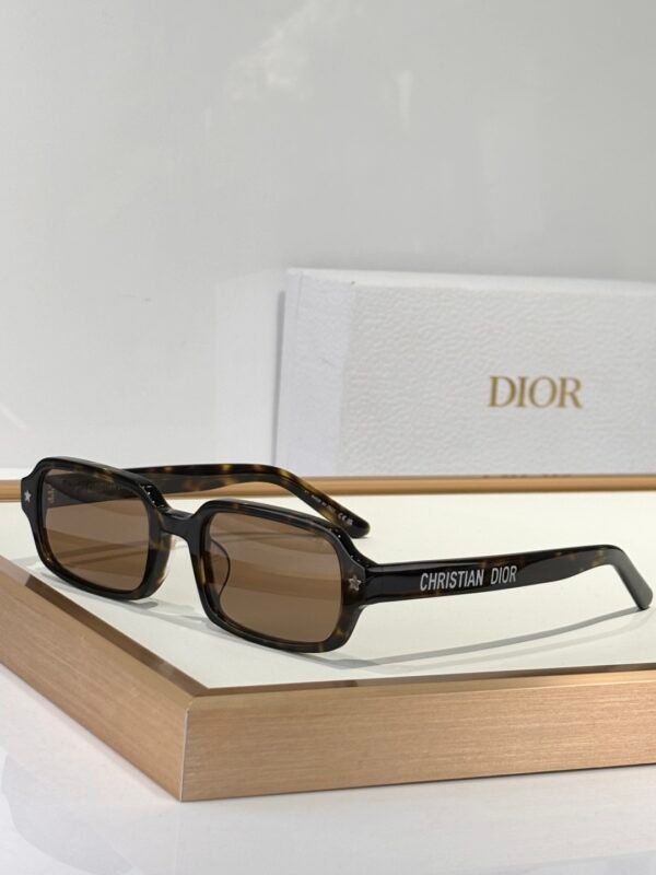 Dior - Image 6